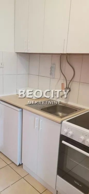 Bulevar Cara Lazara | 4zida.rs