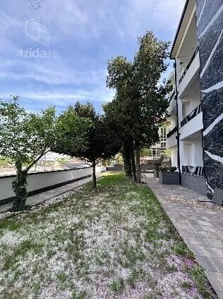 Četvoroiposoban stan | 4zida
