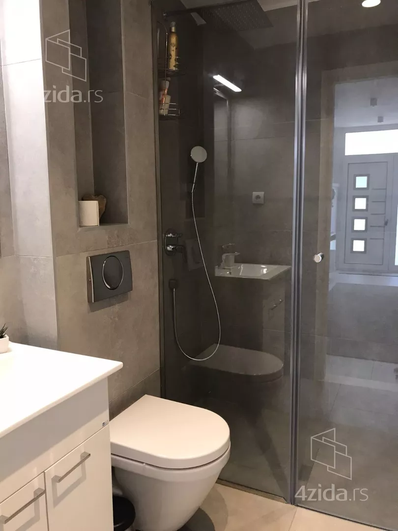 Petosoban stan | 4zida