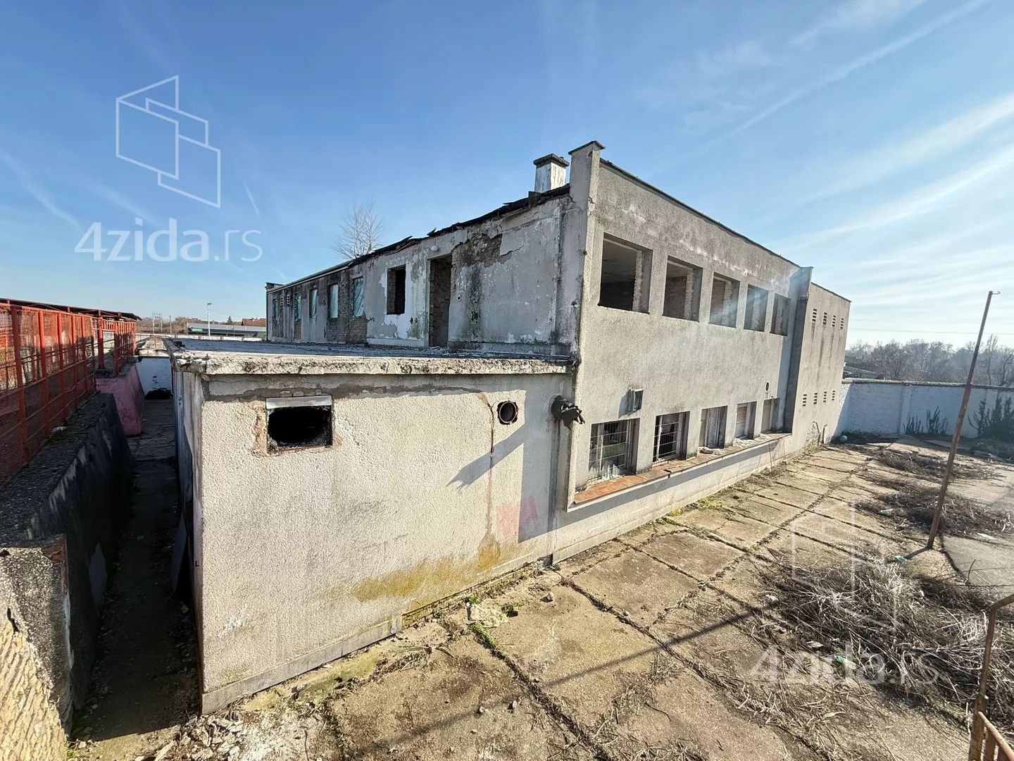 Poslovna zgrada | 4zida