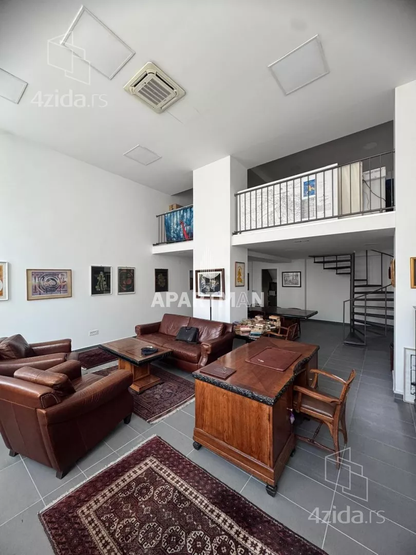 Poslovna zgrada | 4zida