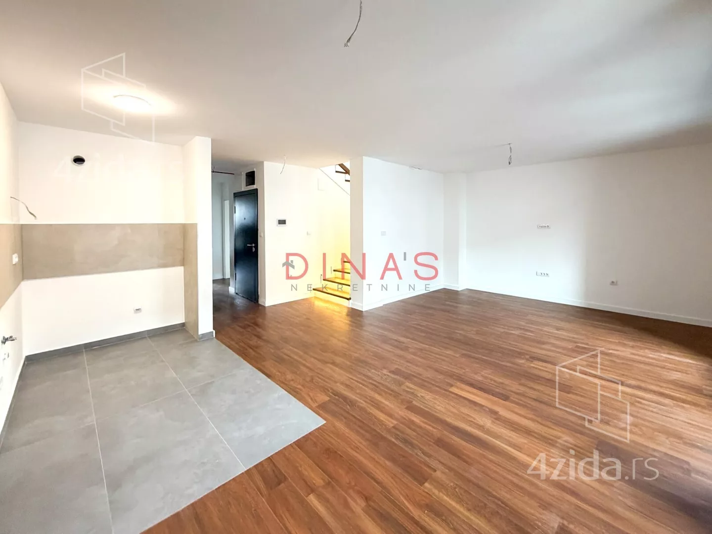 Šestosoban stan | 4zida