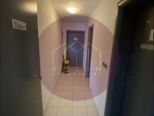 Poslovna zgrada | 4zida