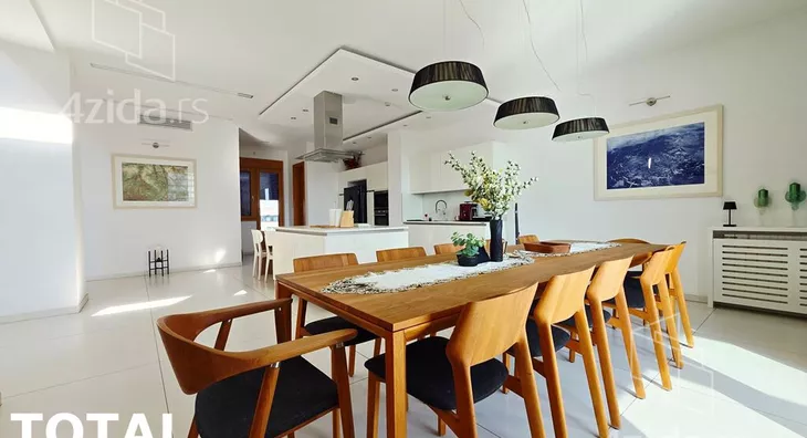 Sedmosoban stan | 4zida