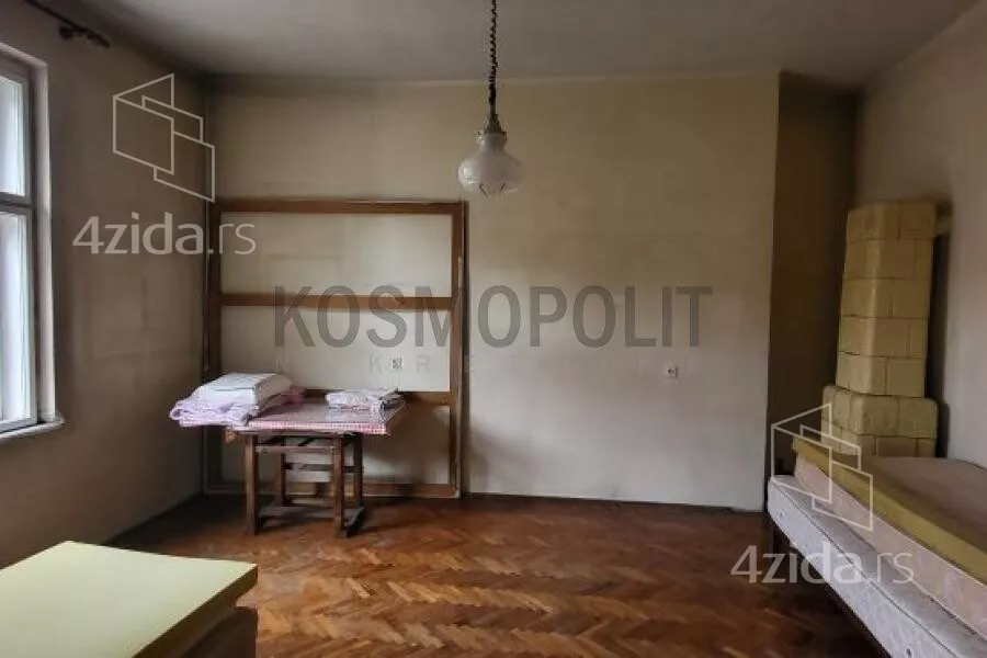 Četvoroiposoban stan | 4zida