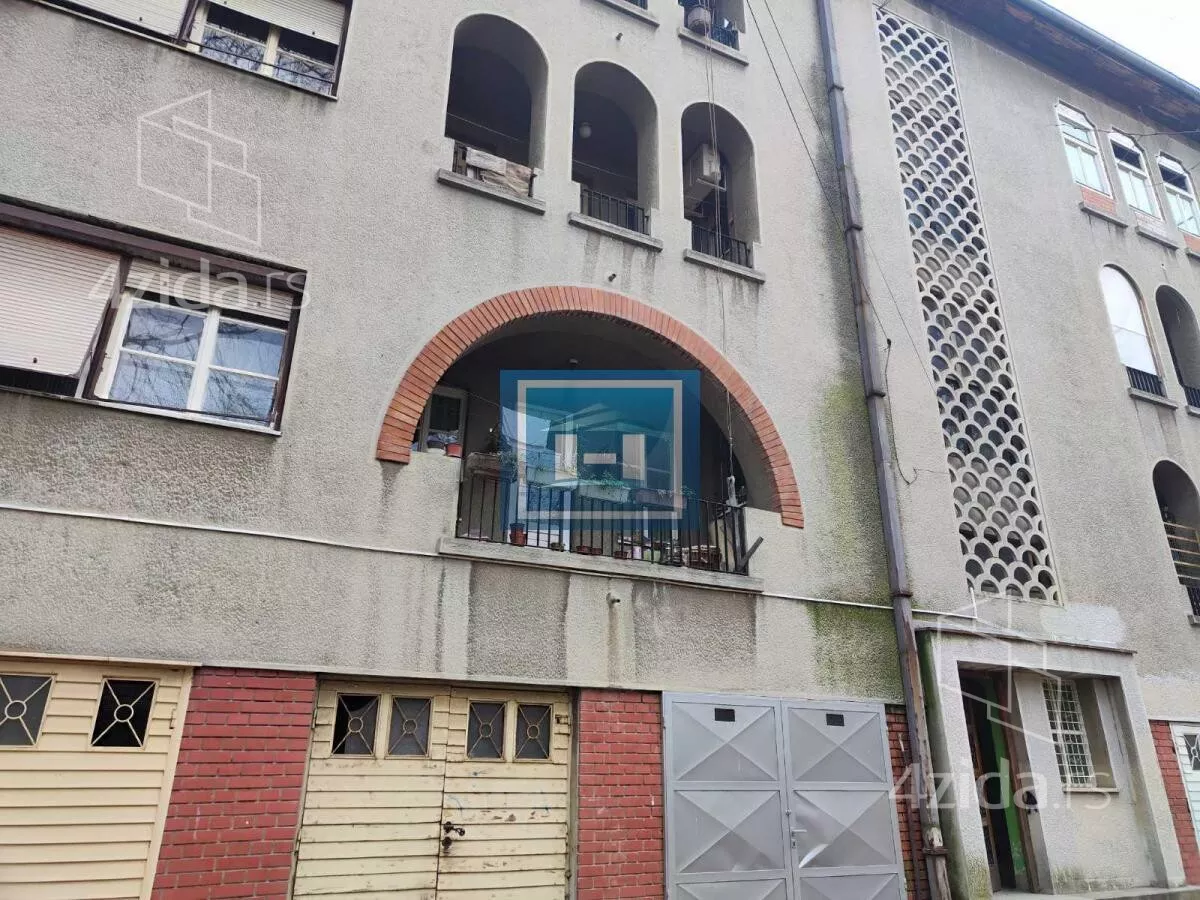 Dvoiposoban stan | 4zida