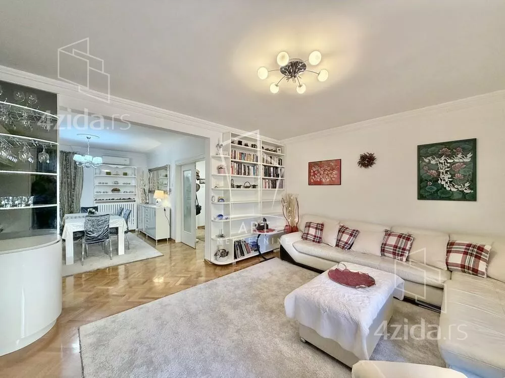 Petosoban stan | 4zida