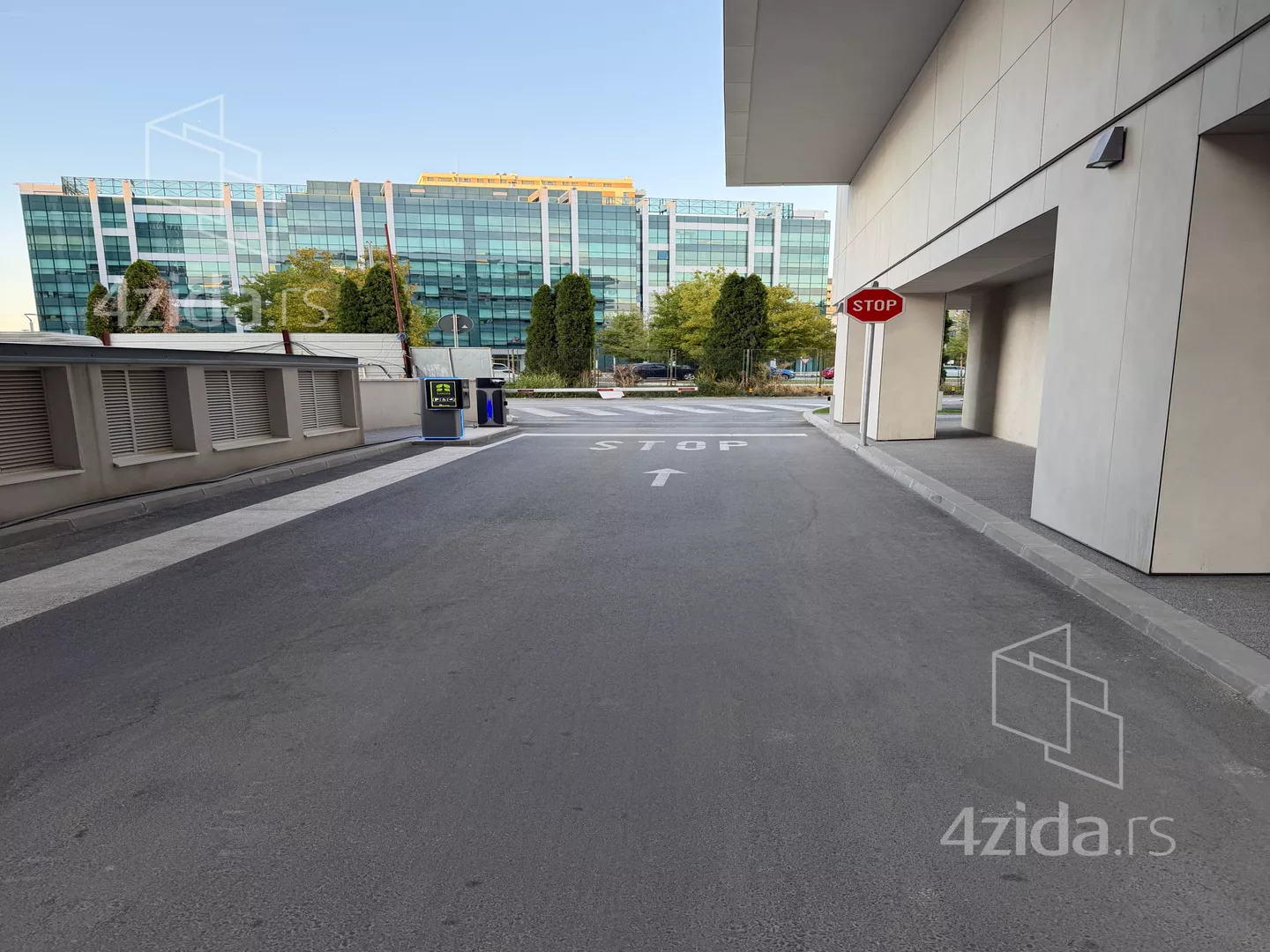 Parking | 4zida