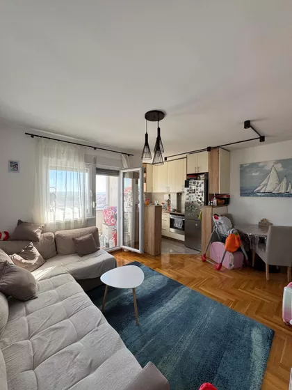 Univerzijade | 4zida.rs