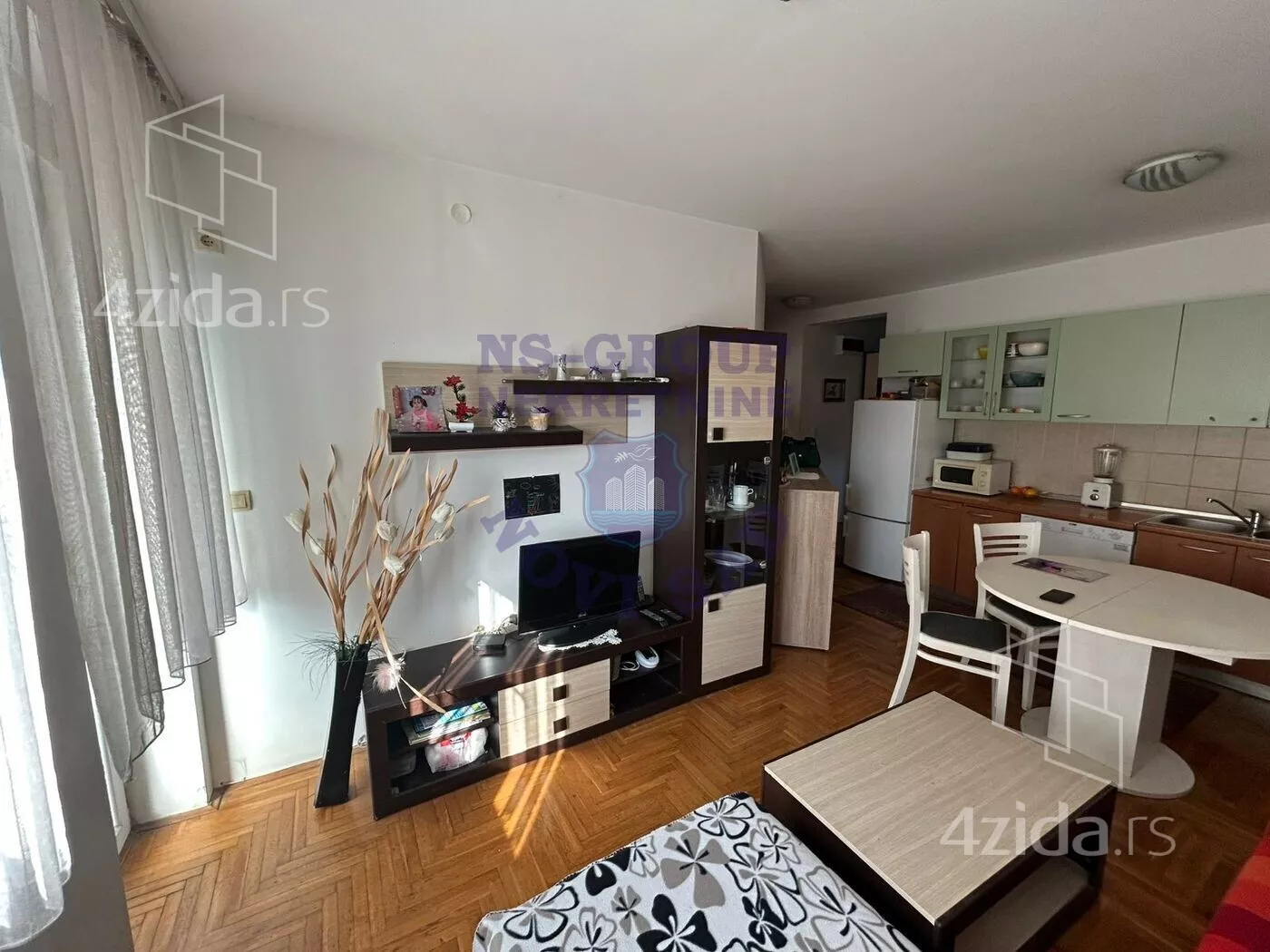 Troiposoban stan | 4zida