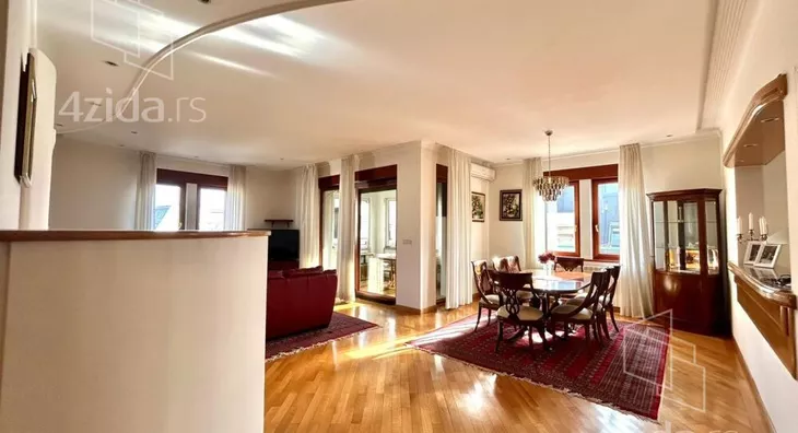 Četvoroiposoban stan | 4zida