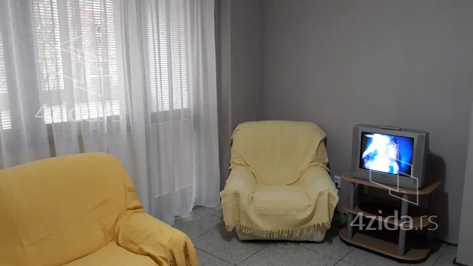 Jednoiposoban stan | 4zida