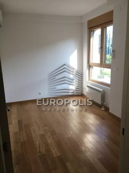 Tadije Sondermajera | 4zida.rs