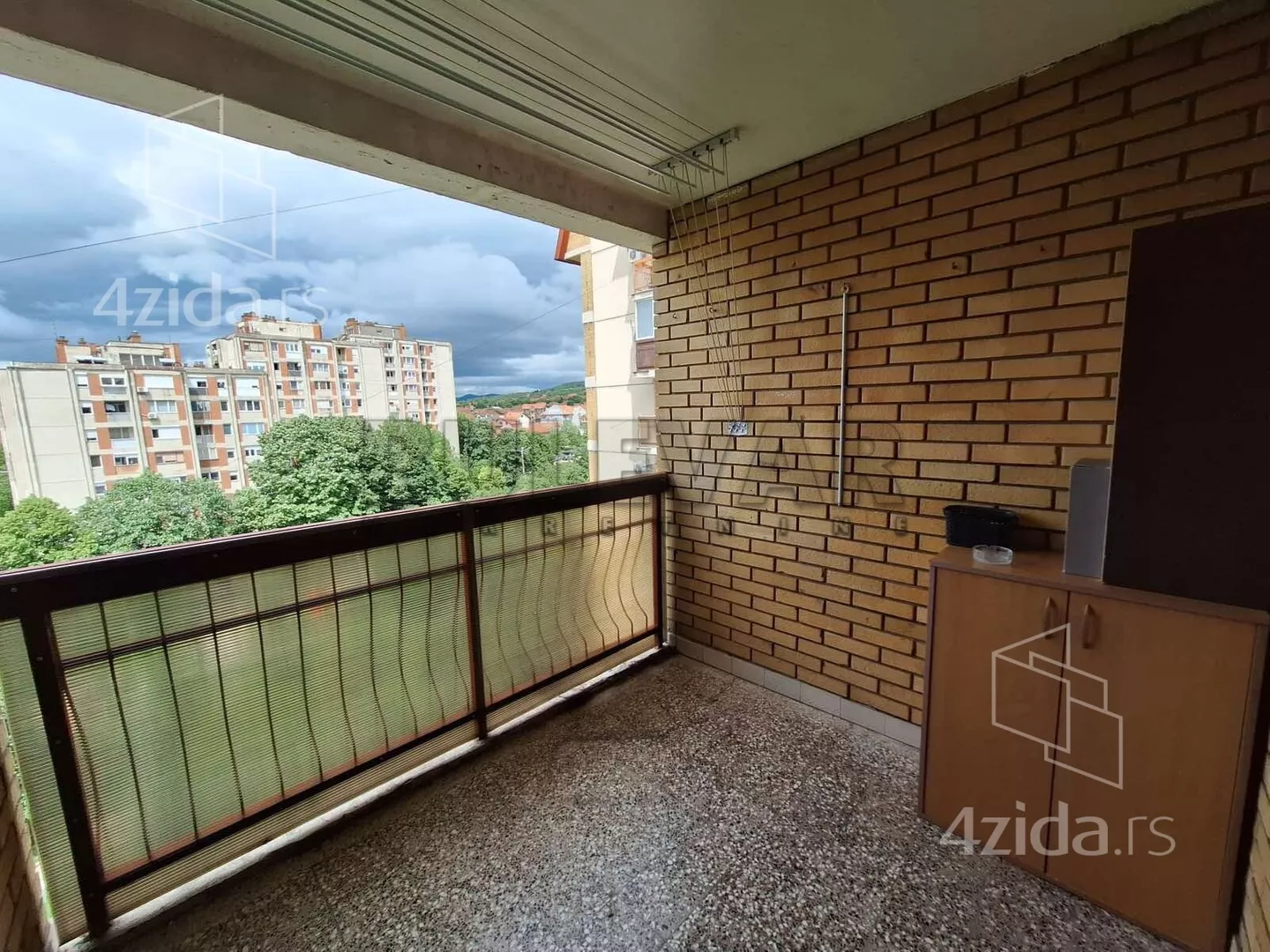 Jednoiposoban stan | 4zida