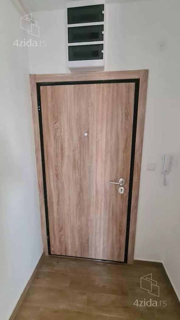 Četvoroiposoban stan | 4zida