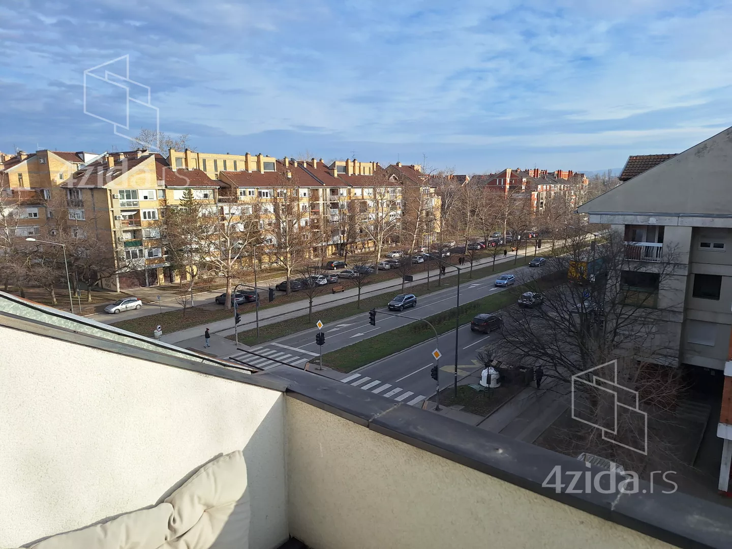 Troiposoban stan | 4zida