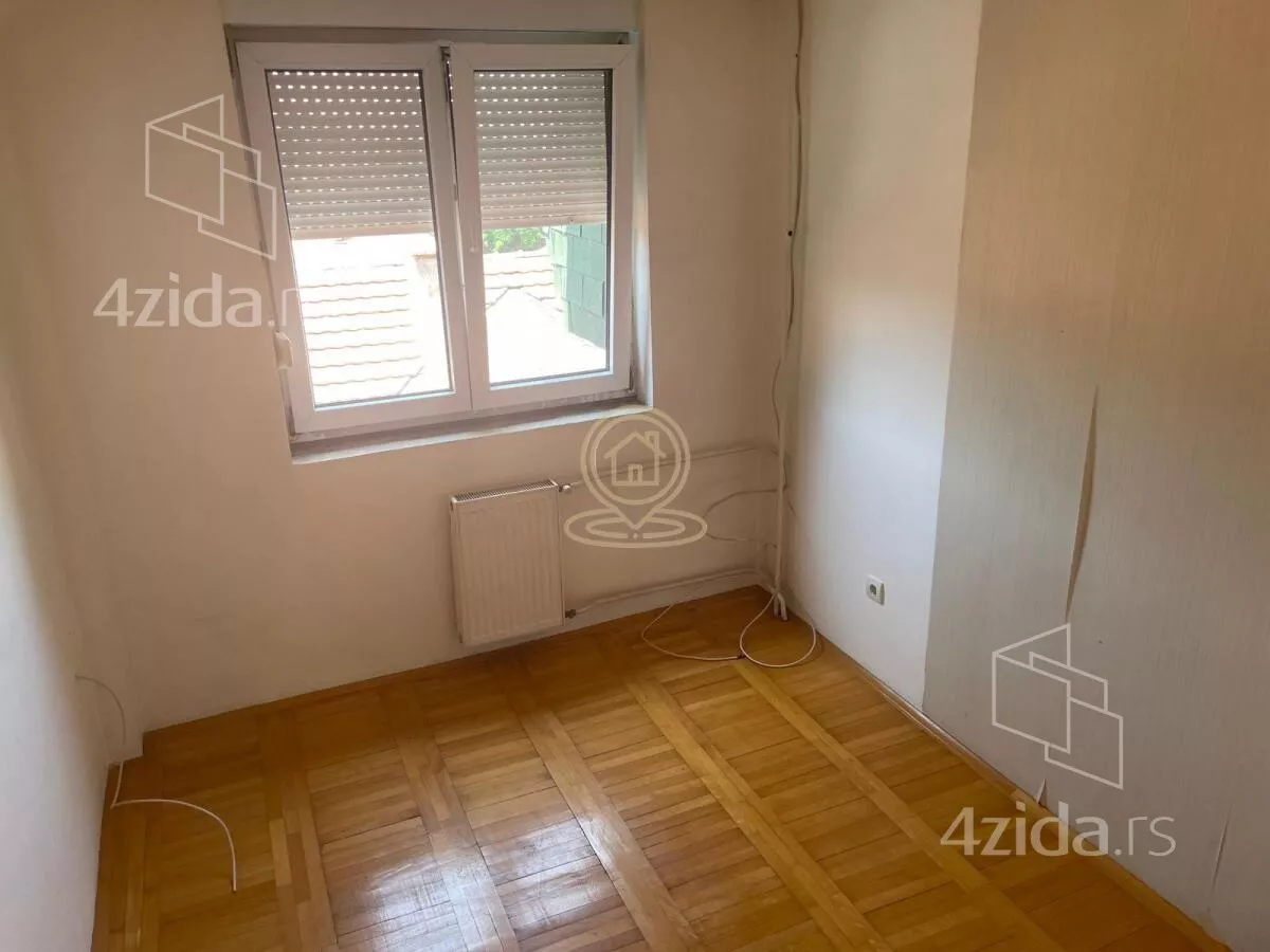 Četvoroiposoban stan | 4zida