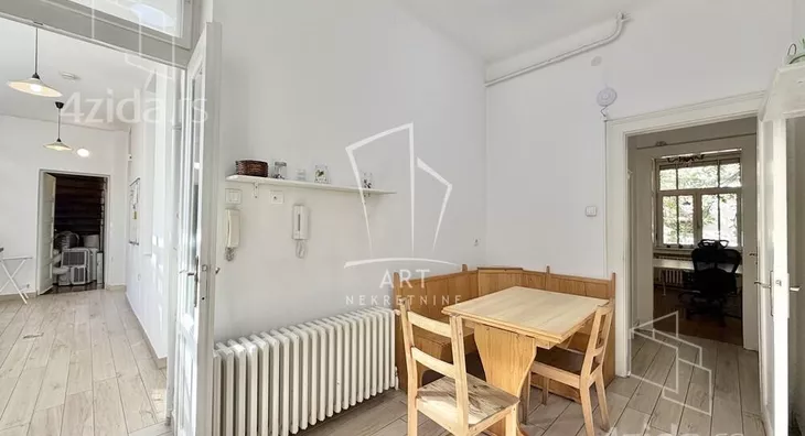 Šestosoban stan | 4zida