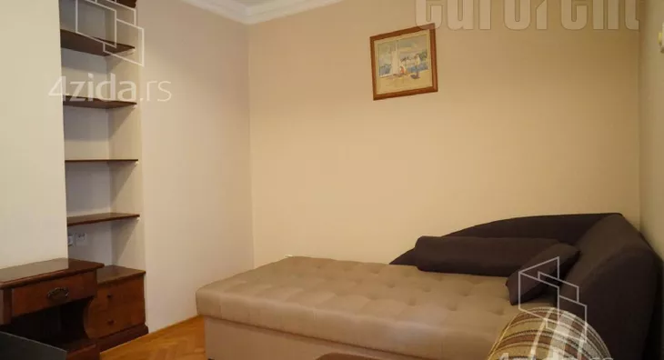 Četvoroiposoban stan | 4zida