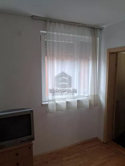 Dušana Srezojevića | 4zida.rs