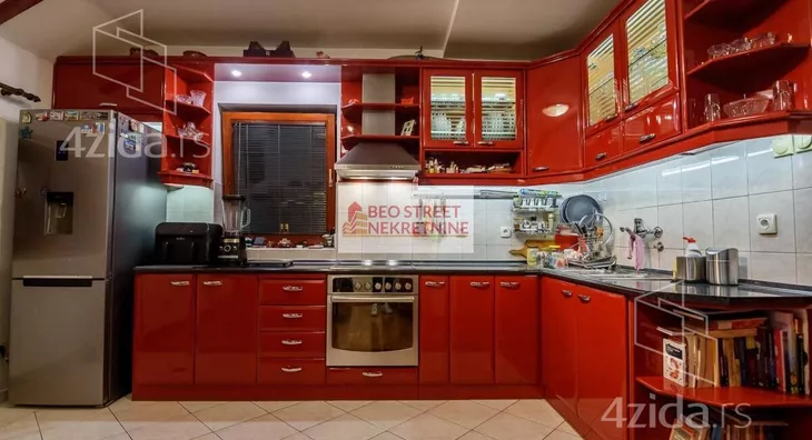 Četvoroiposoban stan | 4zida