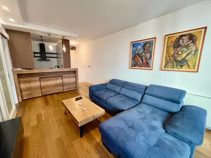 Crveni Krst Vračar | 4zida.rs