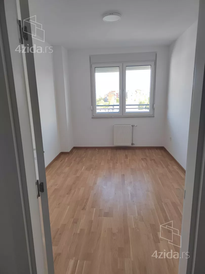 Četvoroiposoban stan | 4zida