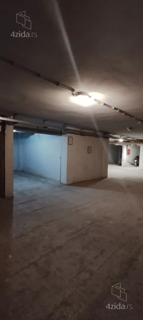 Garaža | 4zida