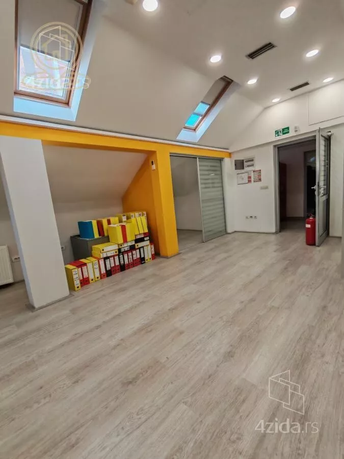 Poslovni prostor | 4zida