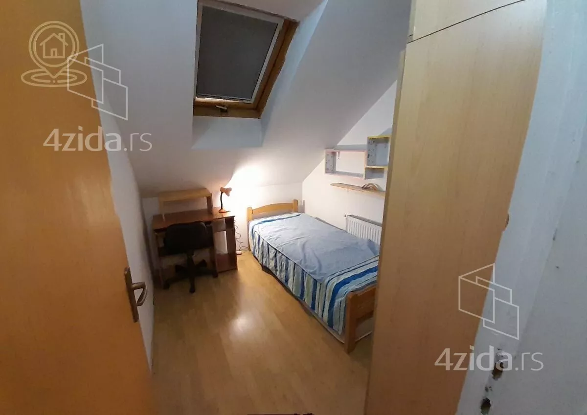 Troiposoban stan | 4zida