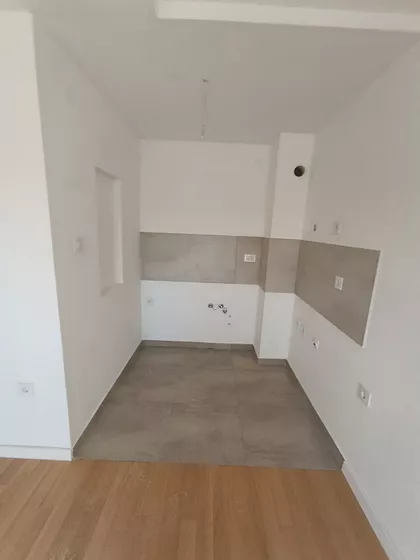 Bate Brkića | 4zida.rs