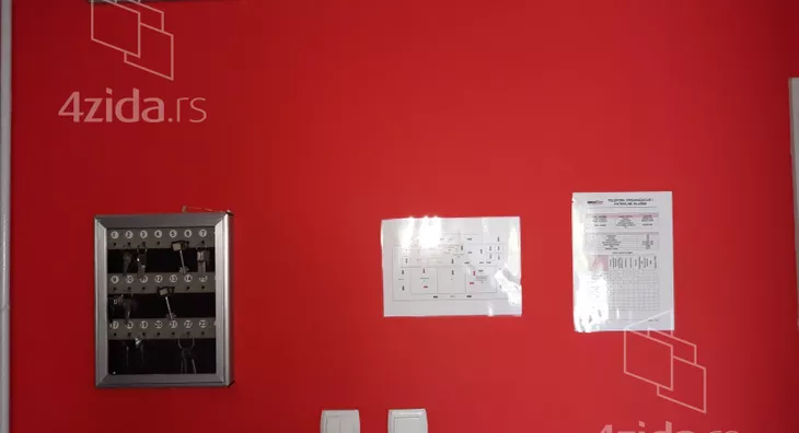 Poslovna zgrada | 4zida