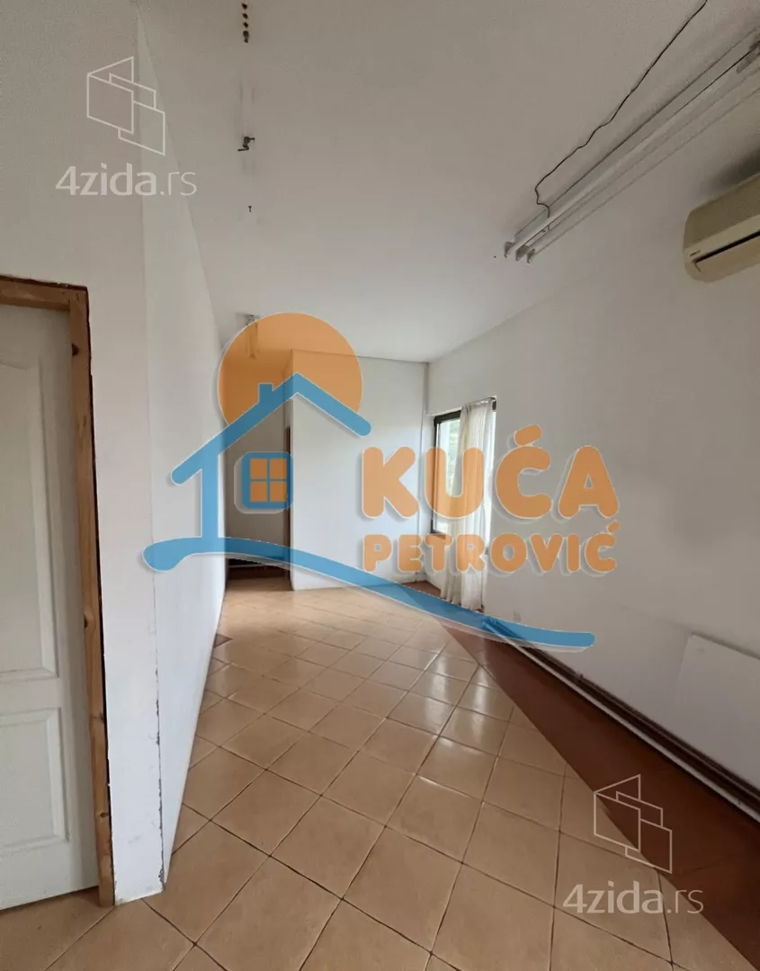 Lokal | 4zida