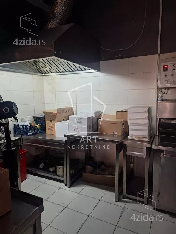 Lokal | 4zida