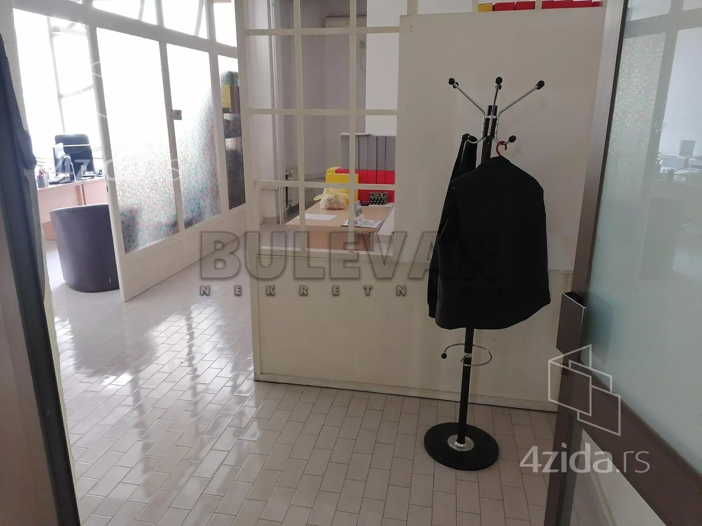 Lokal | 4zida