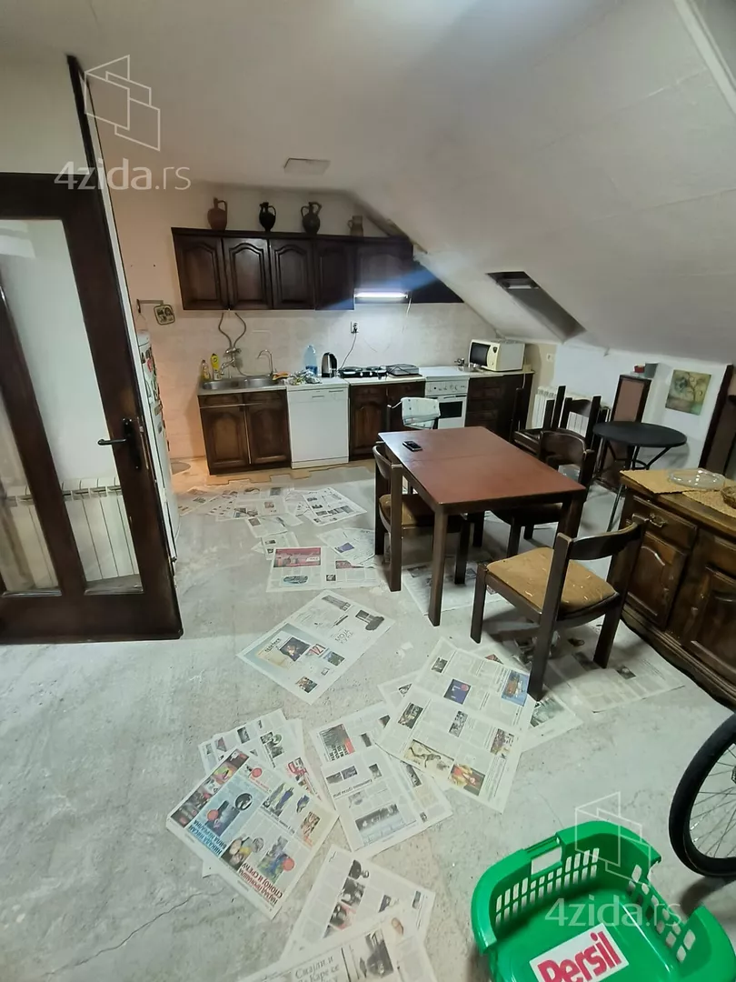 Troiposoban stan | 4zida