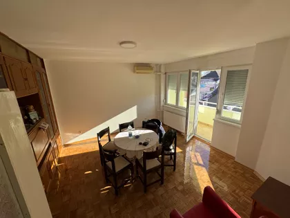 Učiteljska 12 | 4zida.rs