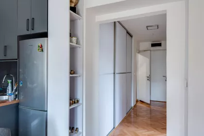 Kneza od Semberije, 65m2 renoviran, Parking mesto | 4zida.rs