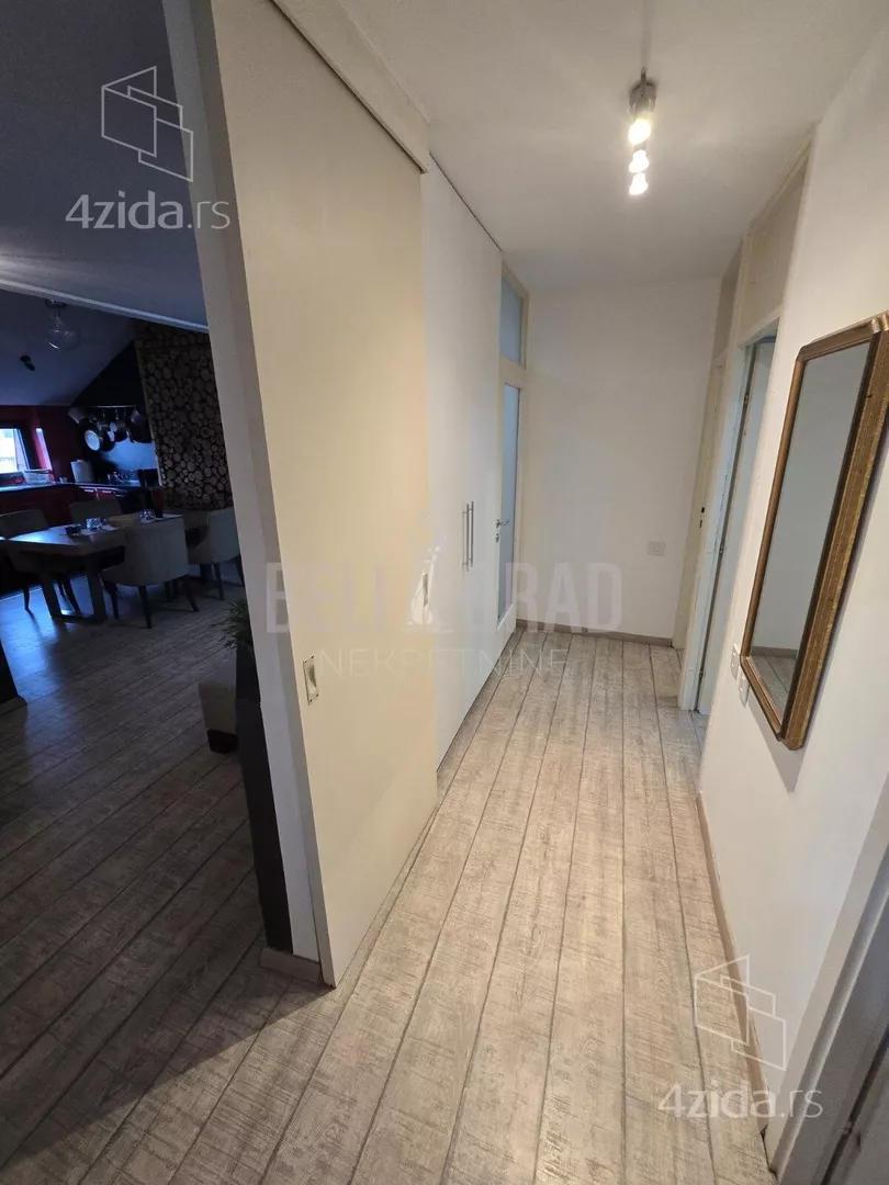 Petosoban stan | 4zida