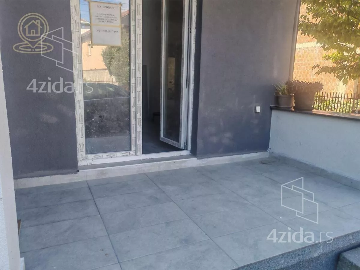 Troiposoban stan | 4zida