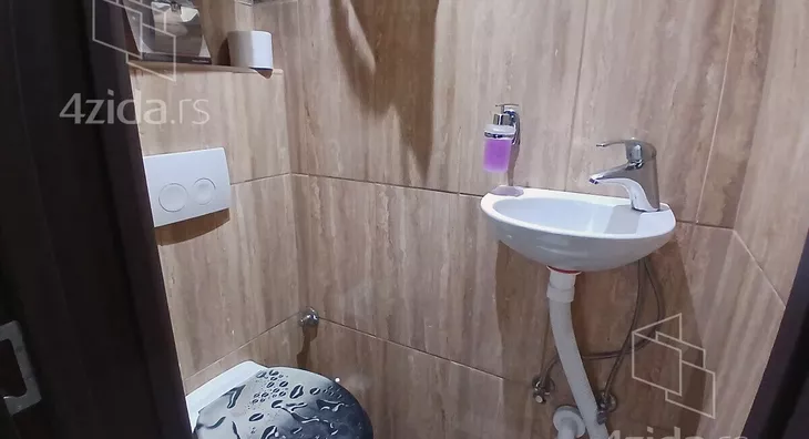 Četvoroiposoban stan | 4zida