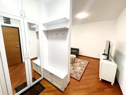 Jovana Ćirilova | 4zida.rs