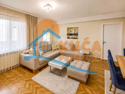 Trg 14. oktobra | 4zida.rs