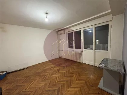 Vukov Spomenik | 4zida.rs