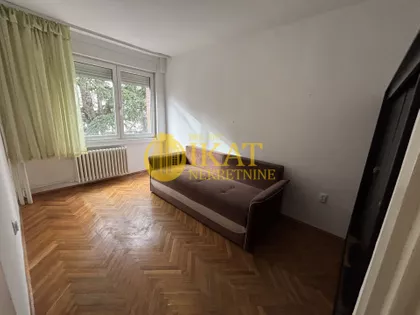 Gvozdićeva | 4zida.rs