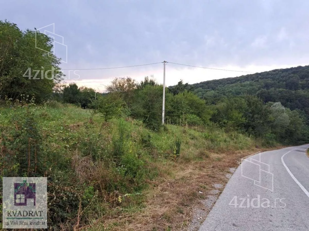 Plac | 4zida