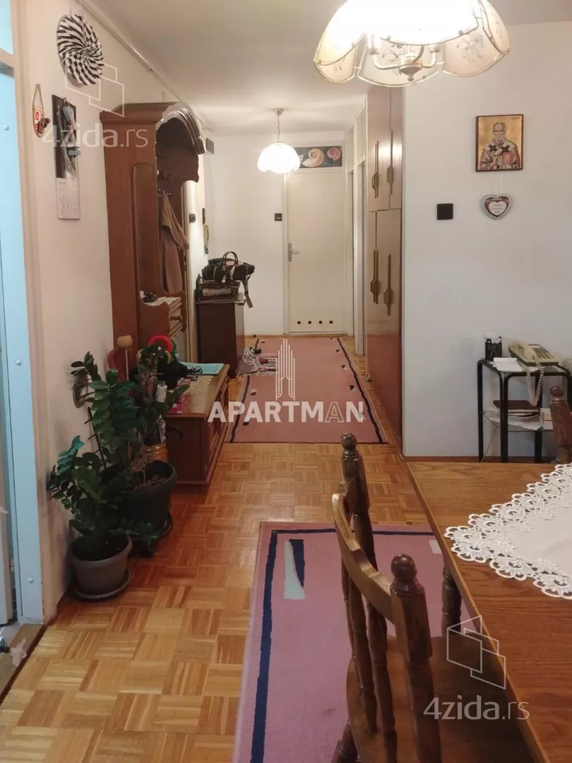 Troiposoban stan | 4zida