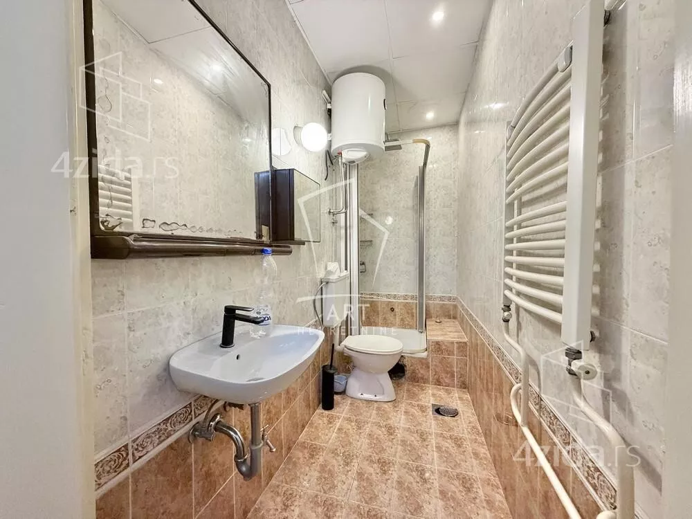 Četvoroiposoban stan | 4zida