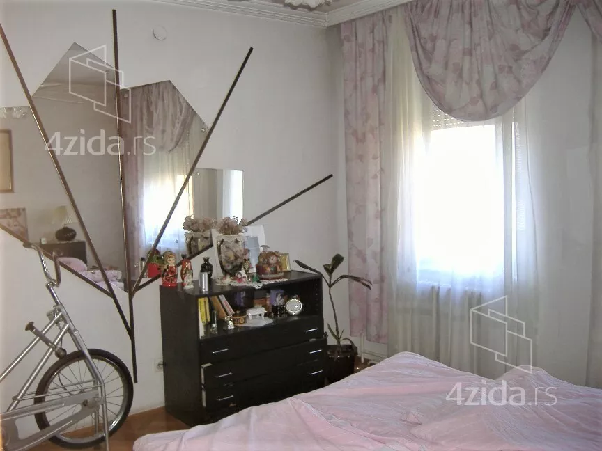 4-etažna kuća | 4zida