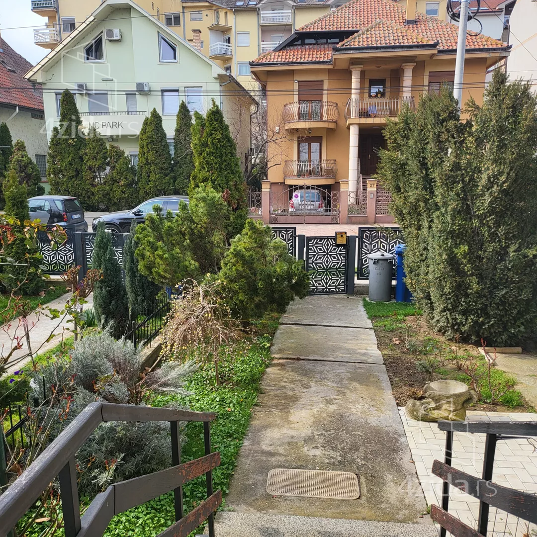 3-etažna kuća | 4zida